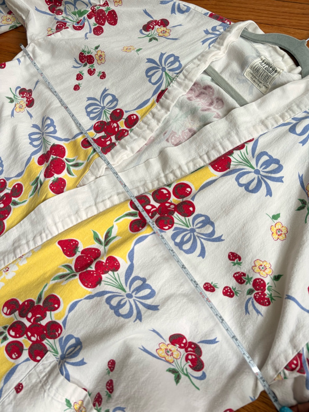 Vintage Linen Table Cloth Cotton Robe - Upcycled vintage linen cherry robe - Picture 8 of 8